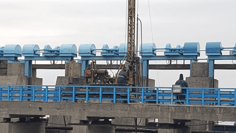 Baraj gövdesi üzerinde geoteknik araştırma sondajı